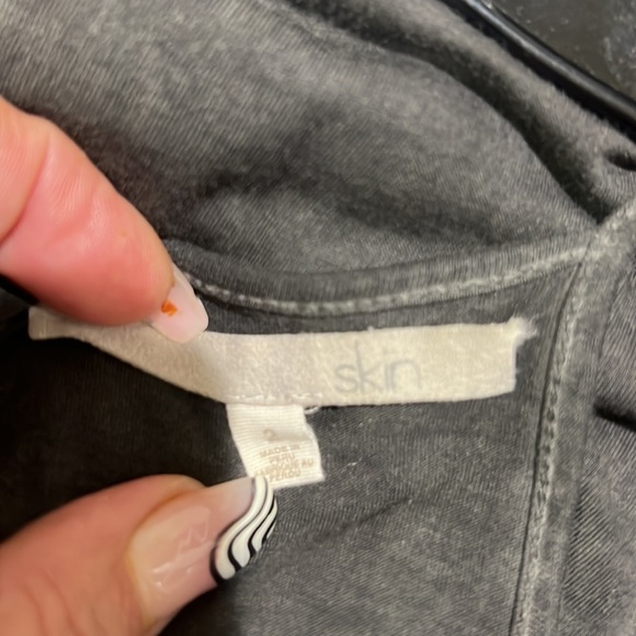 Skin gray sleeveless jumper with pockets - Picture 6 of 7